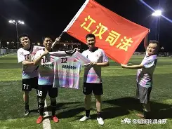 摩托车赛夜战：江汉天虎队强势横扫岭东霹雳队，速度优势明显反击锐度十足
